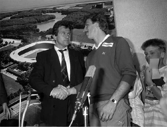 Jupp Heynckes Christoph Daum handshake 1989